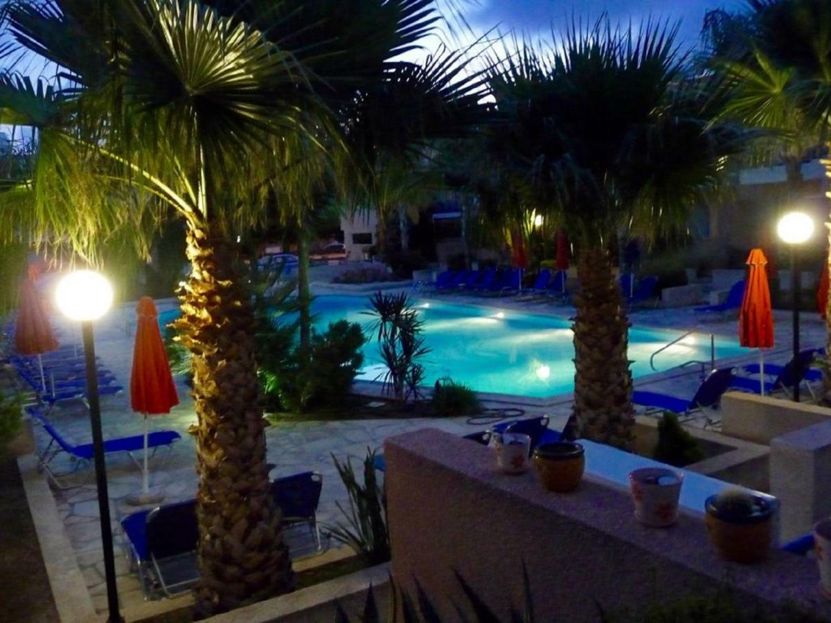 Villa Aurora Townhouse - Complimentary Paphos Airport Transport Exterior foto